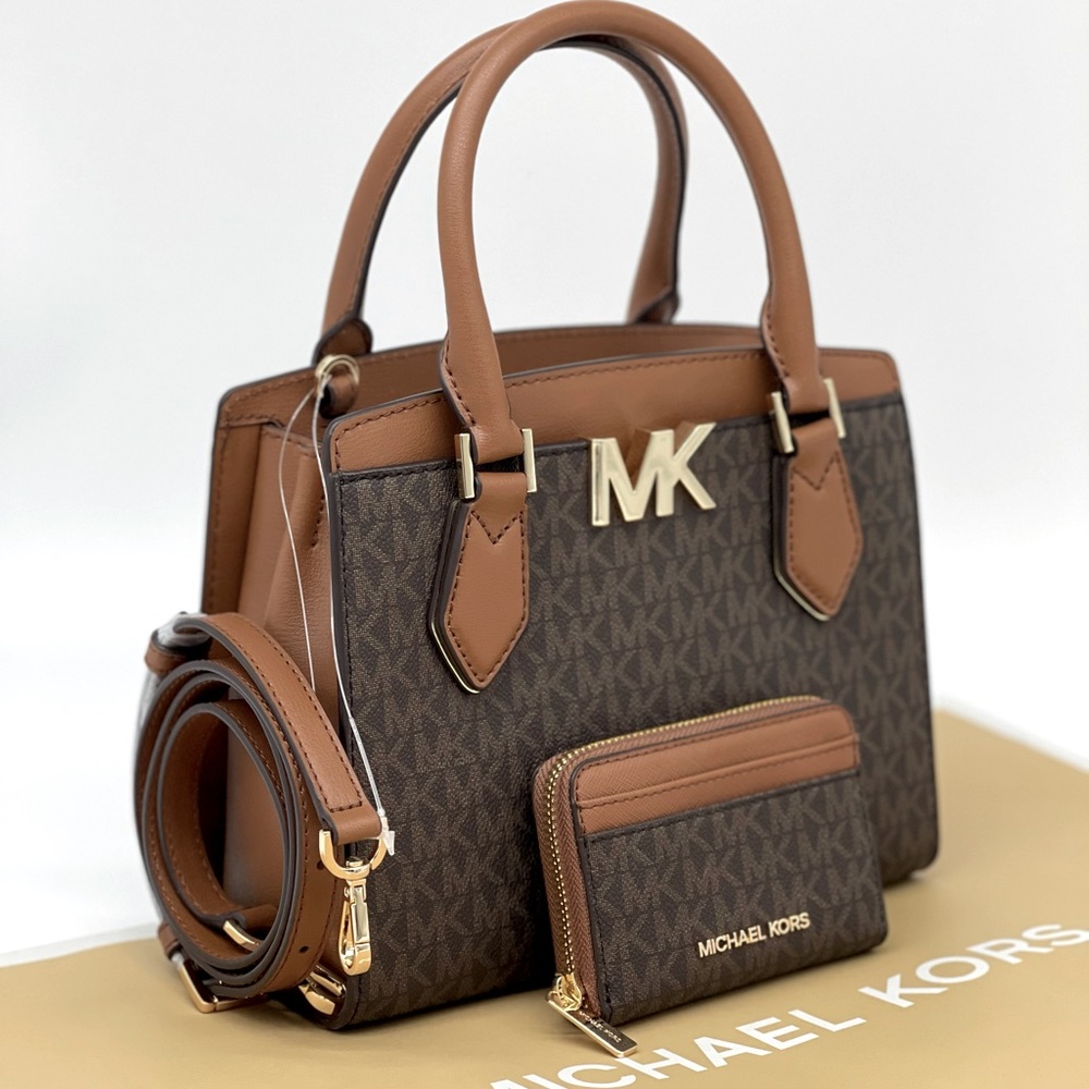 Michael Kors Mott MD Messenger & Card Case Wallet